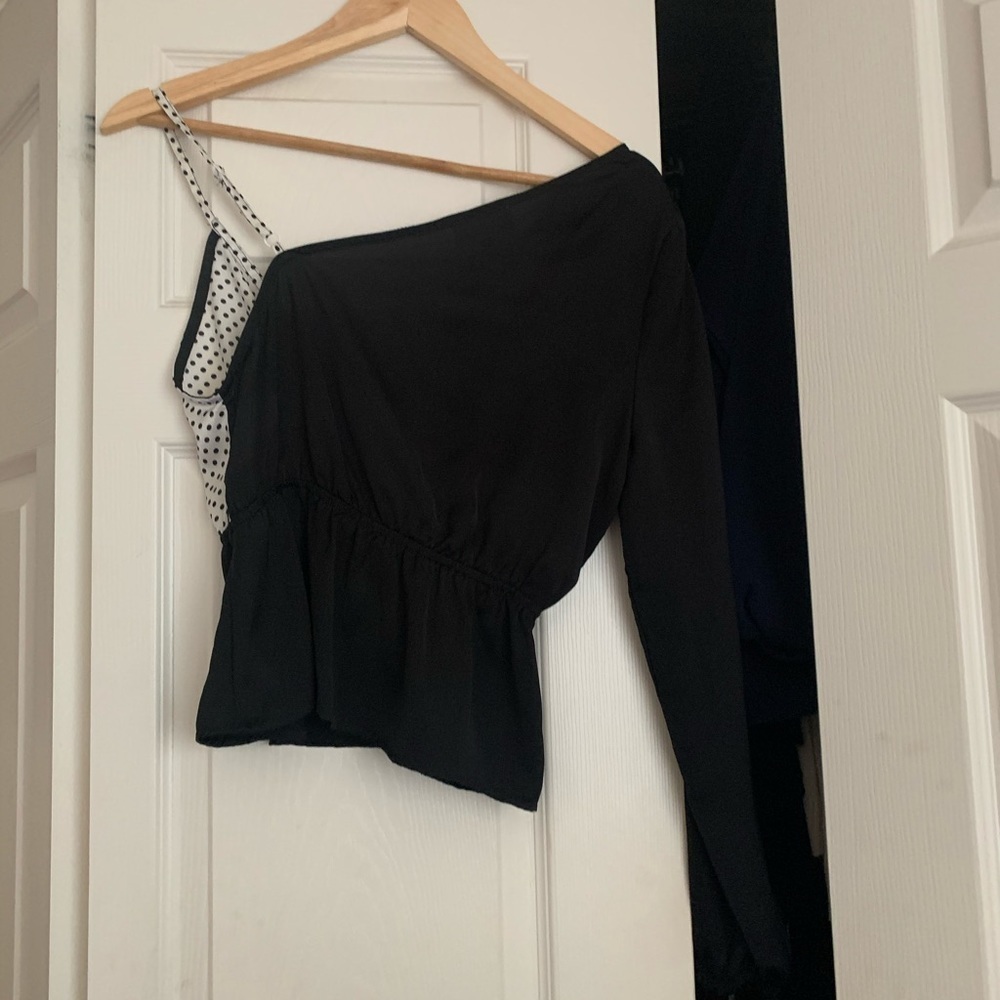 Revolve wrap top - Picture 9 of 9